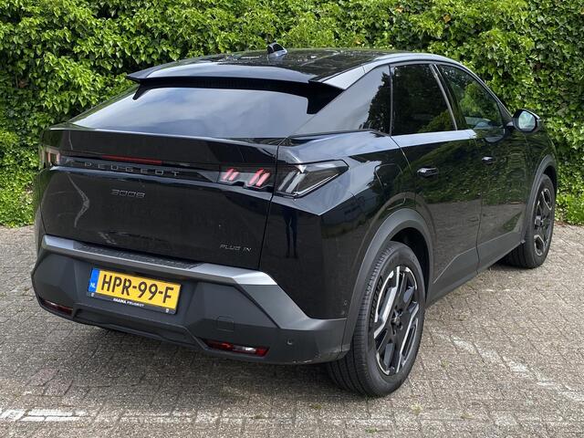 Peugeot 3008 Plug-In Hybrid 195pk Allure | Nu te ervaren bij Haaima | tot 87km volledig elektrisch | 7,4kW boordlader | Trekhaak | Navigatie | Camera voor & achter