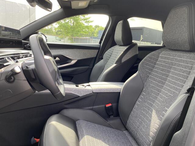 Peugeot 3008 Plug-In Hybrid 195pk Allure | Nu te ervaren bij Haaima | tot 87km volledig elektrisch | 7,4kW boordlader | Trekhaak | Navigatie | Camera voor & achter