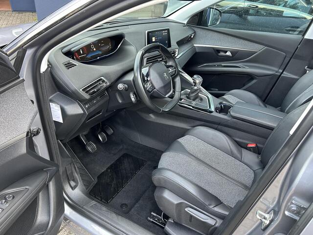 Peugeot 3008 1.5 BlueHDi Allure 130PK | Trekhaak 1500 KG | Panorama Schuif-/Kanteldak | Navigatie | Camera | Cruise Control | Hoge Zitpositie | Climate Control | Keyless Entry |