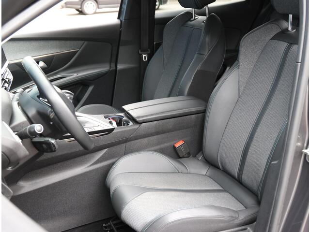 Peugeot 3008 130PK Allure | AppleCarplay&AndroidAuto | Cruise Control | Camera | Electrische klep | Dodehoekdetectie | Navigatie | FULL LED | Keyless | Privacy Glass |