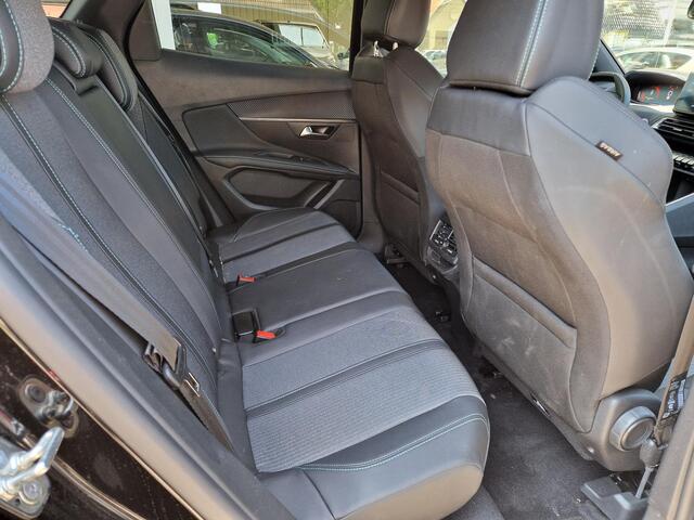 Peugeot 3008 1.2 PureTech Allure Pack Business | Navigatie | Climate & Adaptive Cruise Control | Camera | AppleCarplay/Android Auto |
