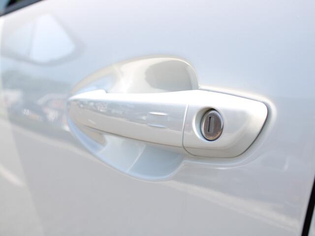 Peugeot 3008 GT 1.2 PureTech 130PK EAT8 Automaat Navigatie, Keyless, Achteruitrijcamera, Elektrische Achterklep, Apple Carplay, Android Auto