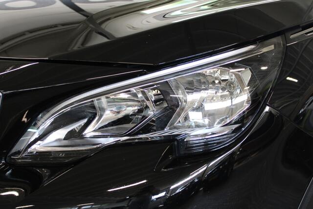 Peugeot 3008 1.2 PureTech Premium | Incl. 12 maanden garantie | Cruise control | Trekhaak | Parkeercamera's | Climate control | Apple carplay/Android auto | DAB radio | Navigatie |
