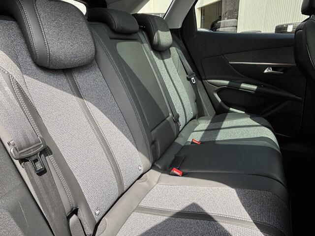 Peugeot 3008 1.2 PureTech Première | Trekhaak | Panoramadak | Automaat |