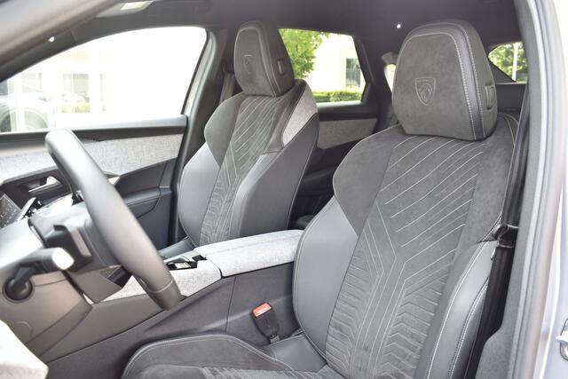 Peugeot 3008 Hybrid 136 EAT6 GT Nieuw Model | Alcantara | Navi | Airco | Drive assist 2.0 | Zeer compleet |