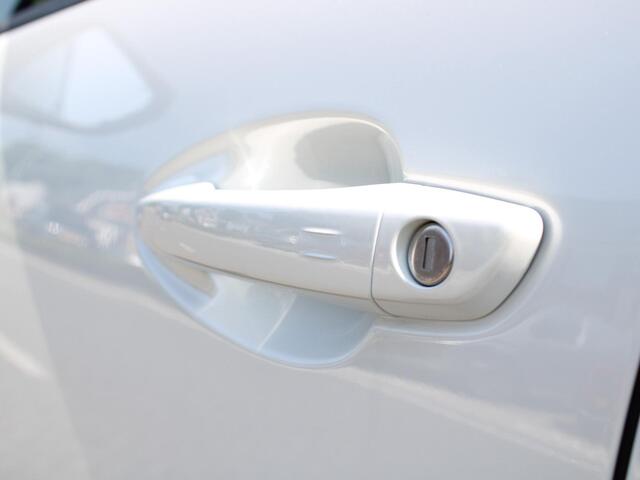 Peugeot 3008 GT 1.2 PureTech 130PK EAT8 Automaat Navigatie, Keyless, Achteruitrijcamera, Elektrische Achterklep, Apple Carplay, Android Auto