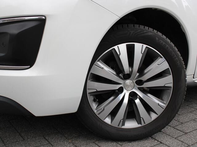 Peugeot 3008 Style 1.2 PureTech 130PK Trekhaak, Navigatie, Parkeersensoren, Cruise Control, Climate Control