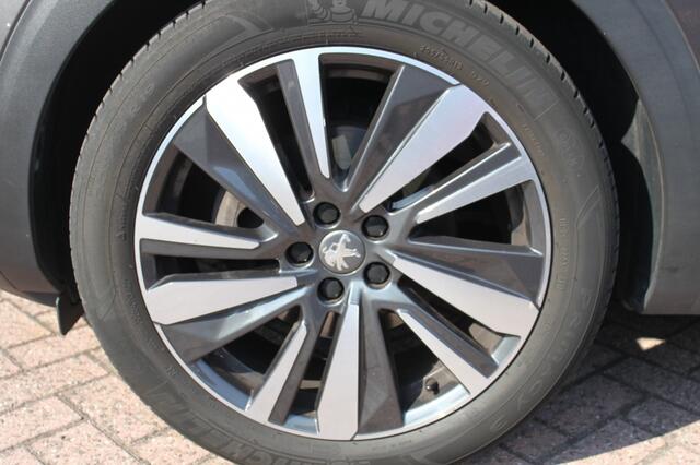 Peugeot 3008 1.2 PureT. GT Line, navi, 19 inch lm velgen, trekhaak afneembaar