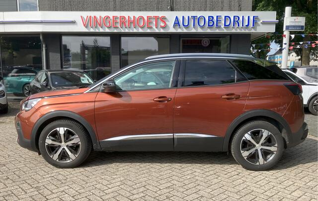 Peugeot 3008 1.2 130pk Allure Automaat **luxe uitvoering-Navigatie-zwart dak**