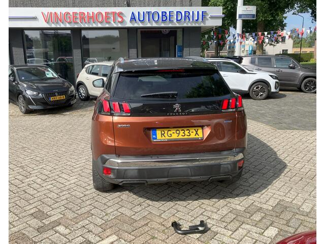 Peugeot 3008 1.2 130pk Allure Automaat **luxe uitvoering-Navigatie-zwart dak**