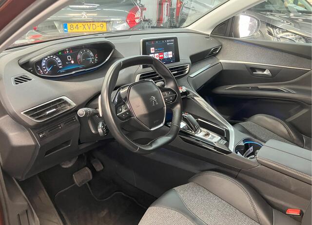Peugeot 3008 1.2 130pk Allure Automaat **luxe uitvoering-Navigatie-zwart dak**