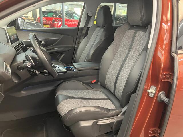 Peugeot 3008 1.2 130pk Allure Automaat **luxe uitvoering-Navigatie-zwart dak**
