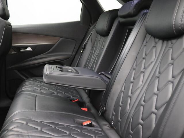 Peugeot 3008 1.6 HYbrid4 GT 300PK Aut8 Pano-Schuifdak, Cruise Controle, Volleder, Memorystoel met massagefunctie, Side Assist, Achteruitrijcamera, Focal Audio, Keyless, Stoelverwarming, Trekhaak, 19" LM Velgen