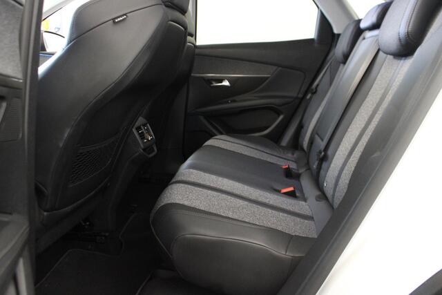 Peugeot 3008 1.2 PureTech Allure / PANO /