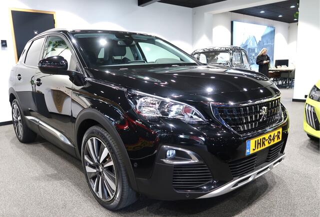 Peugeot 3008 Allure 130 Pk. met 1.400 Kg Trekvermogen * Achteruitrij Parkeer Camera * 19" L.M. Velgen * Voor en Achter Parkeersensoren * Adaptive Cruise Control * Stoelverwarming * Keyless Entry & Start Button * Navigatie & Spotify via Apple Car P Vingerhoets; Vierde