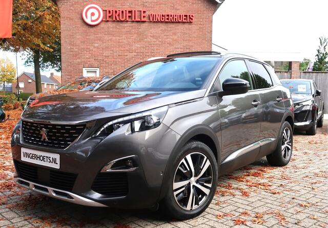 Peugeot 3008 * GT-Line * 130 Pk. Benzine * Open Schuifdak * 1/2 Lederen Interieur * Dodehoekbewaking * Navigatie * Climate & Cruise Control * L.M. Velgen * Keyless Entry & Start Button * Elektisch bed. Achterklap * Vingerhoets; Vierde Generatie, Eersteklas Service. AL