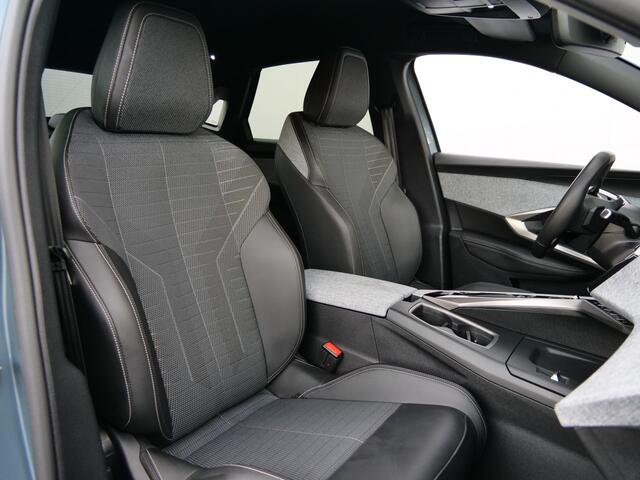 Peugeot 3008 1.2 Hybrid 136pk Allure Automaat Navigatie / Camera / 19 inch
