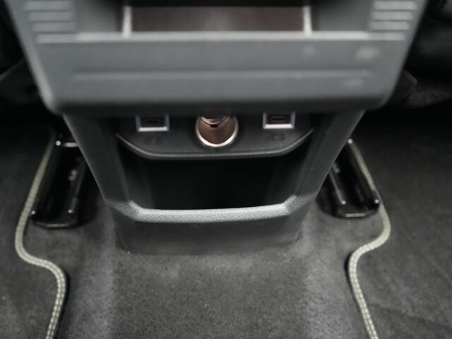 Peugeot 3008 1.2 Hybrid 136 GT | Navigatie | Alcantara bekleding | Doorlopend scherm |