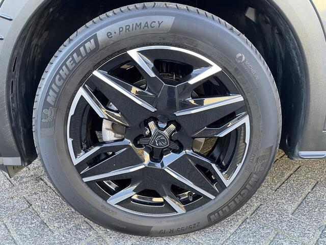Peugeot 3008 136pk Hybrid GT First Edition (Camera - Elektrische klep - Keyless Entry Stoel-/-stuurwielverwarming - Parkeersensoren V+A - Adaptieve Cruise Controle - LED Matrix)