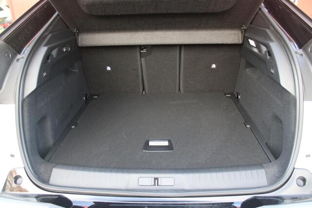 Peugeot 3008 e-3008 GT 325PK LAUNCH EDITION DUAL MOTOR 73KWH | PANORAMISCH SCHUIF / KANTELDAK | PREMIUM HIFI FOCAL | LEDEREN BEKLEDING NAPPA | ELEKTRISCH VERSTELBARE VOOR STOELEN, MET GEHEUGENFUNCTIE OP BESTUURDERSSTOEL | STOEL VERWARMING | STOEL MASAGE | STOEL VENTIL