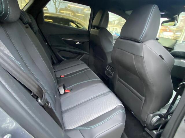 Peugeot 3008 1.6 HYbrid 180 Allure Pack Business | 19 inch | Automaat | Achteruitrij camera | Parkeersensoren | Navigatie