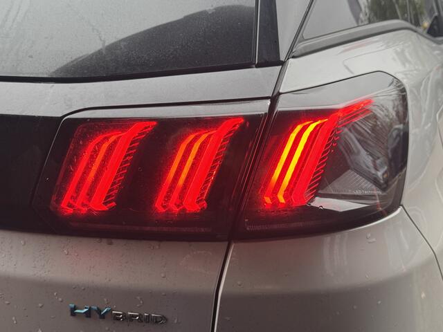 Peugeot 3008 1.6 HYbrid 225 Allure // ADAPTIVE CRUISE // CAMERA // NAVI // STOELVERWARMING // CLIMA //