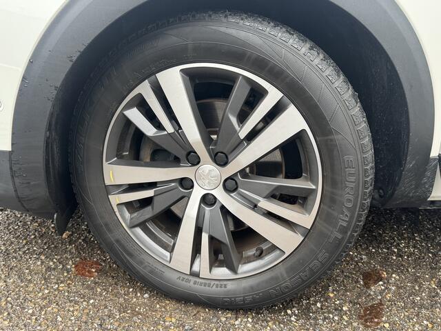 Peugeot 3008 1.6 HYbrid 225 Allure // ADAPTIVE CRUISE // CAMERA // NAVI // STOELVERWARMING // CLIMA //