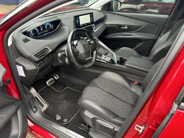 Peugeot 3008 1.6 HYbrid 225 Road Trip | Trekhaak 1250KG | Navigatie | Stoelverwarming | Dodehoek detectie | Cruise Control | Parkeercamera | Keyless Entry | LED Verlichting | Parkeersensoren V+A | Hoge Zitpositie |