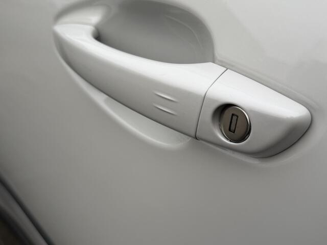 Peugeot 3008 1.6 HYbrid 225 Allure | Camera | Navigatie | Dodehoekdetectie | Automatisch inparkeren en meer!