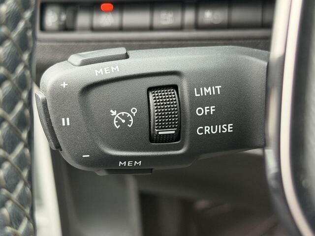 Peugeot 3008 1.6 HYbrid 225 Allure | Camera | Navigatie | Dodehoekdetectie | Automatisch inparkeren en meer!