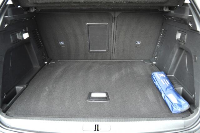 Peugeot 3008 1.2 Active Aut. Navi nw distributie