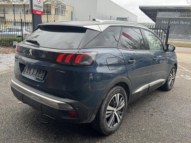 Peugeot 3008 1.6 HYbrid 225 Road Trip // CAMERA // NAVI // CRUISE // CLIMA // APPLE CARPLAY - ANDROID AUTO //