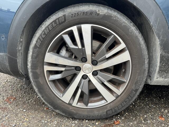 Peugeot 3008 1.6 HYbrid 225 Road Trip // CAMERA // NAVI // CRUISE // CLIMA // APPLE CARPLAY - ANDROID AUTO //