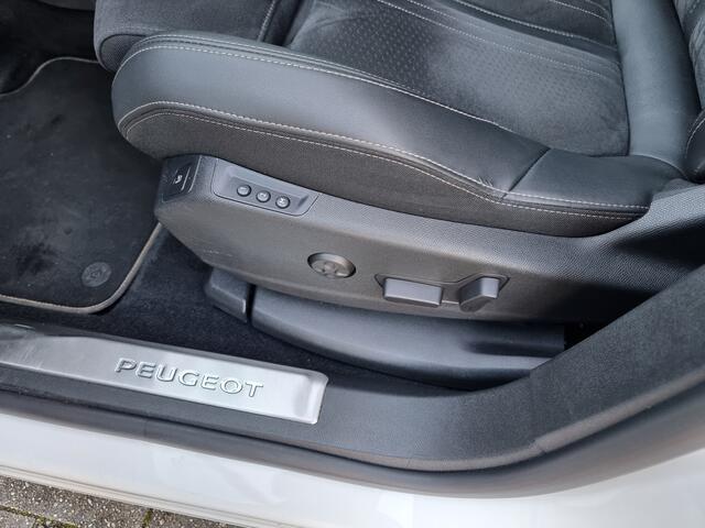 Peugeot 3008 1.2 GT Pack | Alcantara | Ad.cruise | Massagestoelen | Super uitvoering!