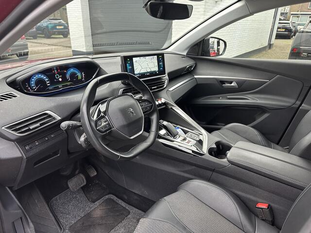 Peugeot 3008 1.6 HYbrid 225 PK Allure | Navigatie | Plug-In Hybride | Climate Control | Cruise Control | Camera | LED Verlichting | 18" Lichtmetalen Velgen | All Season Banden | Stoelverwarming | Parkeersensoren | Dode Hoek Bewaking |