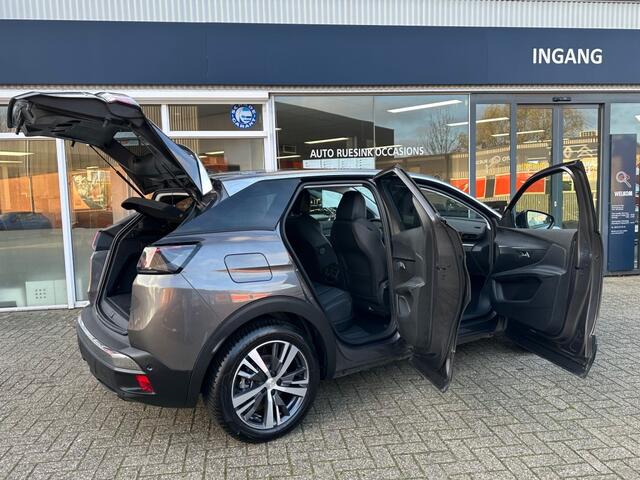 Peugeot 3008 1.6 HYBRID ALLURE