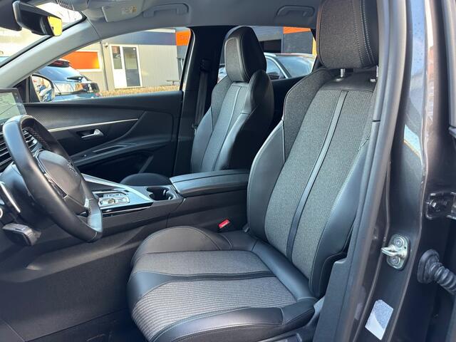 Peugeot 3008 1.6 HYBRID ALLURE