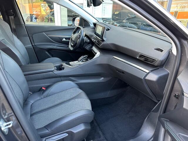 Peugeot 3008 1.6 HYBRID ALLURE