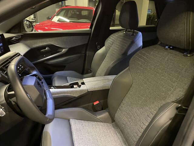 Peugeot 3008 1.2 Hybrid 136 Allure NAVIGATIE-DRAADLOZE TELEFOONLADER-MULTIMEDIASCHERM