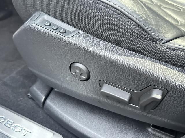 Peugeot 3008 1.6 HYbrid GT Pack Business 225PK SOH 95% Luxe Leder Panorama Sc