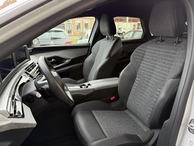 Peugeot 3008 1.2 Hybrid 145 Allure | Climate & Cruise Control | 7-Zitter | Achteruit Rijd Camera | AppleCarplay/ Android Auto |