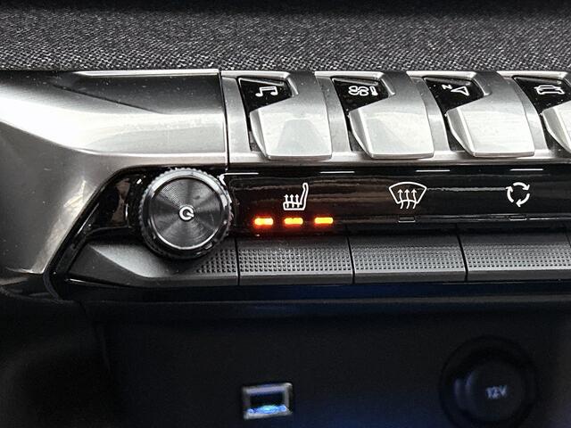 Peugeot 3008 130 PK Automaat Premium Avantage Elektrische achterklep | Stoelverwarming | Panoramadak