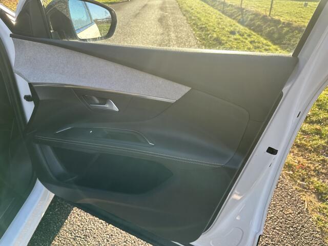 Peugeot 3008 1.2 PureTech AllureP