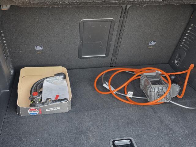 Peugeot 3008 1.6 HYbrid 225 Allure