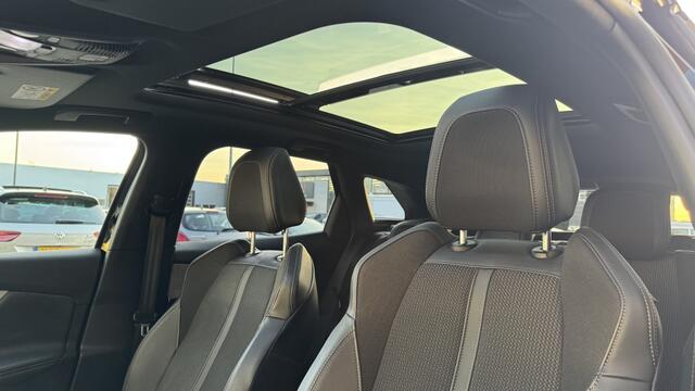 Peugeot 3008 1.6 HYbrid GT | Pano | Keyless | Camera | 19"LMV
