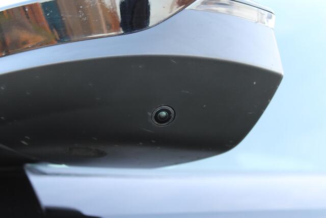 Peugeot 3008 1.2 Hybrid 145 GT Exclusive | Incl. 12 maanden garantie | Trekhaak | 360° camera | Apple CarPlay | Stoel en stuurverwarming | Focal audio | Zwarte hemel | Draadloos telefoon laden | Elektrische achterklep |