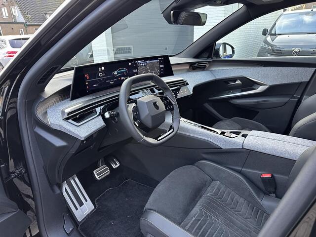 Peugeot 3008 1.2 Hybrid 145 PK GT Exclusive | Meest Complete van NL | Bouwjaar 10-2025 | Ruim ¤ 11.000 Voordeel | Panorama/Schuif-Kanteldak | Afn. Trekhaak 1200 KG | FOCAL Audio | Luxe Alcantara & Leder Interieur met Massage | 360 Vision Camera | Navigatie | Adaptieve