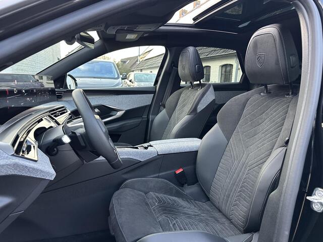 Peugeot 3008 1.2 Hybrid 145 PK GT Exclusive | Meest Complete van NL | Bouwjaar 10-2025 | Ruim ¤ 11.000 Voordeel | Panorama/Schuif-Kanteldak | Afn. Trekhaak 1200 KG | FOCAL Audio | Luxe Alcantara & Leder Interieur met Massage | 360 Vision Camera | Navigatie | Adaptieve