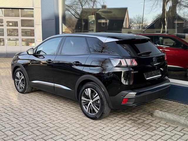 Peugeot 3008 1.6 HYbrid 180 PK Allure Pack Business | Plug In Hybride | Slechts 18.450 KM | Navigatie | LED Verlichting | Camera | Parkeersensoren V+A | Digitaal Dashboard | Keyless Entry | Dode Hoek Detectie |Lichtmetalen Velgen 18 Inch | Climate Control | Adaptieve
