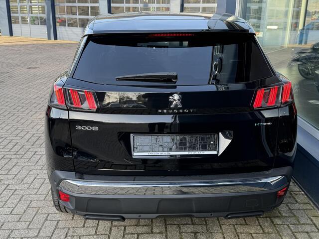 Peugeot 3008 1.6 HYbrid 180 PK Allure Pack Business | Plug In Hybride | Slechts 18.450 KM | Navigatie | LED Verlichting | Camera | Parkeersensoren V+A | Digitaal Dashboard | Keyless Entry | Dode Hoek Detectie |Lichtmetalen Velgen 18 Inch | Climate Control | Adaptieve